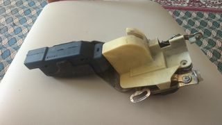 Opel Vectra A...Calibra.(88-95).Εμπρός αριστερη ηλεκτρική κλειδαριά-thumb-2