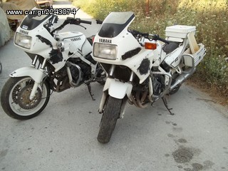 Yamaha FZ750 