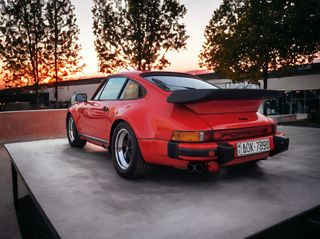 Porsche 911 1982 Turbo 930-thumb-2