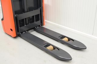 Linde 2010 L10B-thumb-3