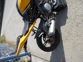 YAMAHA YZF-R125-thumb-1