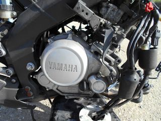 YAMAHA YZF-R125-thumb-2