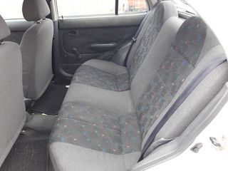 Hyundai accent-thumb-3