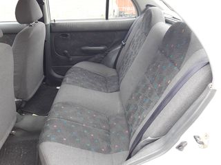 Hyundai accent-thumb-4