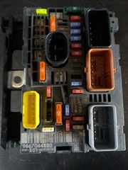 Ασφαλειοθηκη BSM R01 Citroen C4 Picasso 2007-2013 9667044880