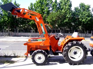 Kubota '14 KUBOTA L1-245 4WD ΜΕ ΦΟΡΤΩΤΗ