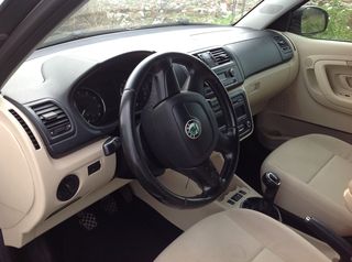 Skoda Fabia 2010 FABIA-thumb-6