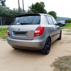 Skoda Fabia 2010 FABIA-thumb-4