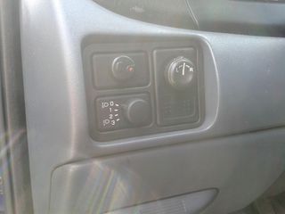 Nissan Almera-thumb-2