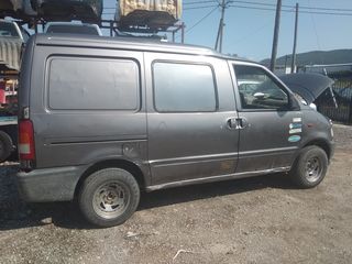 Nissan Serena vanette 2.3 diesel   ΓΙΑ ΑΝΤΑΛΛΑΚΤΙΚΑ.