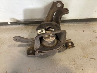 Βάση μηχανής Toyota Auris 1.4 D4D 2006-2010