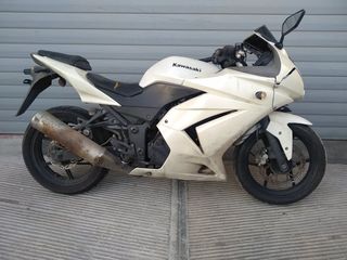 KAWASAKI NINJA 250 ΓΙΑ ΚΥΚΛΟΦΟΡΙΑ Η ΑΝΤΑΛΛΑΚΤΙΚΑ!! PIAGGIO STOCK HOUSE NO.1 ΣΕ ΟΛΗ ΤΗΝ ΕΛΛΑΔΑ!!-thumb-2