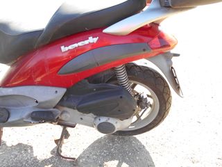 PIAGGIO BEVERLY 200-thumb-2