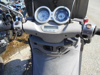 PIAGGIO BEVERLY 200-thumb-8
