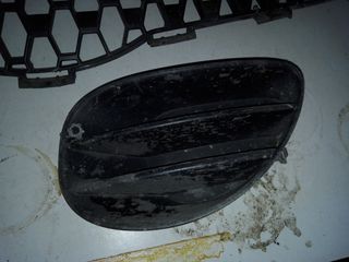 Toyota yaris-thumb-2