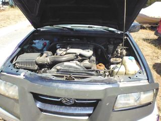 Suzuki Grand Vitara 2000 V6 2500CC-thumb-9