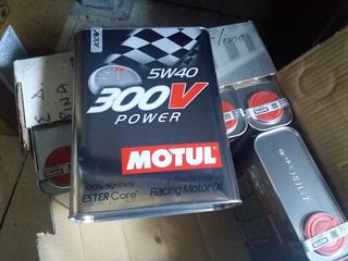 Πωλούνται λάδια αυτοκινήτου