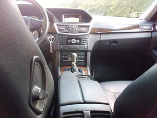 Mercedes-Benz E 220 2011 LOOK AMG-thumb-18