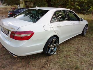 Mercedes-Benz E 220 2011 LOOK AMG-thumb-10