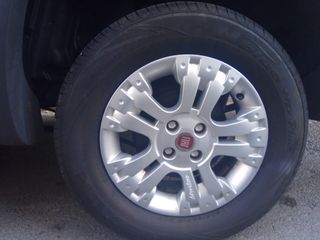 Fiat Strada 2013-thumb-12