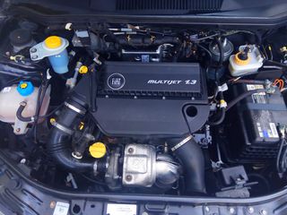Fiat Strada 2013-thumb-13