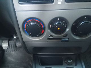 Fiat Strada 2013-thumb-23