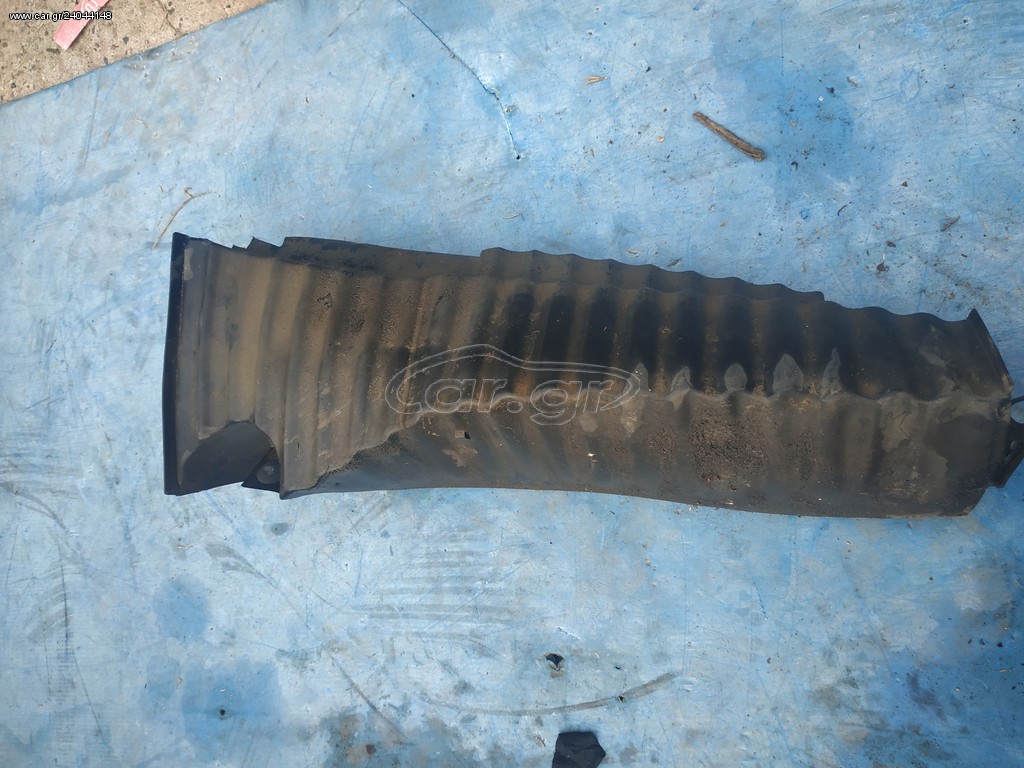 Πλαστικό κάτω από υδρορροές δεξιά μπροστά