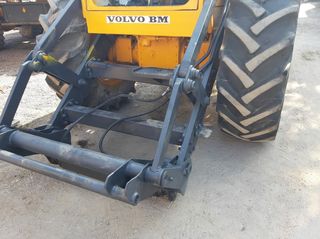 Φορτωτής Με Λάστιχα Volvo 1980 LM 622-thumb-3