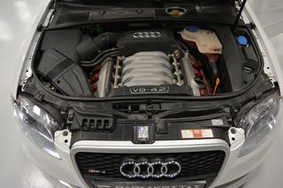 Audi RS4 2007 B7 -thumb-32
