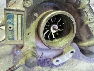ΤΟΥΡΜΠΙΝΑ AUDI A4-thumb-1