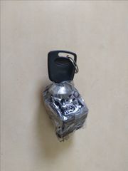 Διακόπτης μίζας με το κλειδί του Ford Fiesta 2005 - 2008