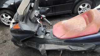 Πωλουνται ανταλακτικα απο  YAMAHA MAJESTY 250cc-thumb-1