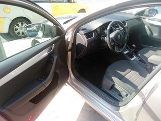 Skoda Octavia 2015-thumb-4