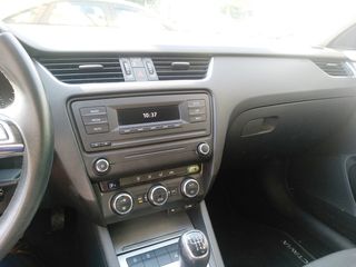 Skoda Octavia 2015-thumb-6