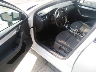 Skoda Octavia 2016-thumb-3