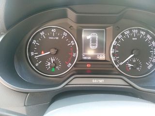 Skoda Octavia 2016-thumb-6