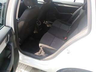 Skoda Octavia 2016-thumb-8