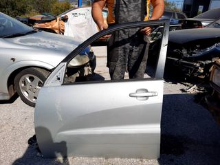 TOYOTA RAV4 00'-05' ΠΟΡΤΑ ΕΜΠΡΟΣ ΑΡΙΣΤΕΡΗ ΜΕ ΗΛΕΚΤΡΙΚΟ ΜΗΧΑΝΙΣΜΟ ΤΖΑΜΙ ΚΑΙ ΚΛΕΙΔΑΡΙΑ 