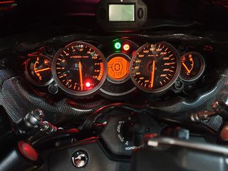 Suzuki GSXR 1300 Hayabusa Gen2 διαθέσιμα ανταλλακτικά σε τέλεια κατάσταση με 17.391km!-thumb-3