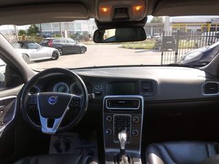 Volvo S60 2013 FACELIFT/MOMENTUM/AUTOMATIC-thumb-4