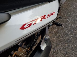 ΓΝΗΣΙΟ ΛΕΥΚΟ ΠΛΑΣΤΙΚΟ ΚΟΥΣΤΟΥΜΙ HONDA GTR 150!-thumb-3