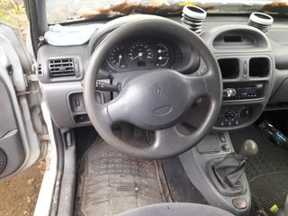 RENAULT CLIO 2001-2004 1.400 ΚΥΒΙΚΑ ΥΠΑΡΧΟΥΝ ΟΛΑ ΤΑ ΚΟΜΜΑΤΙΑ ΦΑΝΟΠΟΙΕΙΑΣ ΚΑΙ ΤΑ ΜΗΧΑΝΙΚΑ ΜΕΡΟΙ-thumb-1