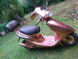 SKOUTERAKI HONTA DIO 50 KIB .....ΓΙΑ ΑΝΤΑΛΑΚΤΙΚΑ H ΓΙΑ ΒΟΛΤΕς .ΑΝ ΘΕΛΕΤΕΔΕΣΤΕ ΟΛΕς ΤΙΣ ΑΓΕΛΕΙΕ ΜΟΥ ΑΝ ΘΕΛΕΤΕ ...ΕΥΧΑΡΙΣΤΩ ΓΙΑ ΤΟΝ ΧΡΟΝΟ ΣΑς