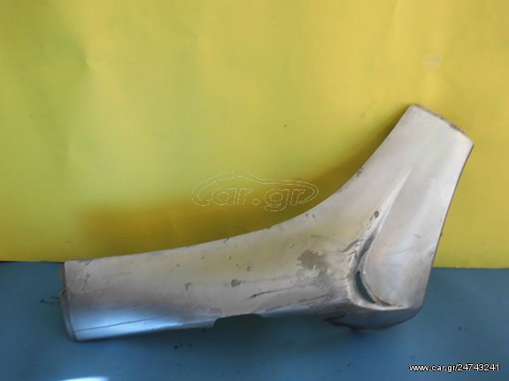 Πλαστικό κάλυμμα μαρσπιέ δεξί KYMCO DINK 200