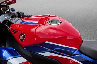 Honda CBR 1000RR 2025 SP MY24 ΑΜΕΣΑ ΔΙΑΘΕΣΙΜΟ !!!!-thumb-40