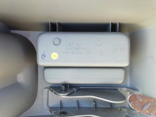 VW CADDY (ΚΟΝΣΟΛΑ ΓΝΗΣΙΑ)-thumb-3