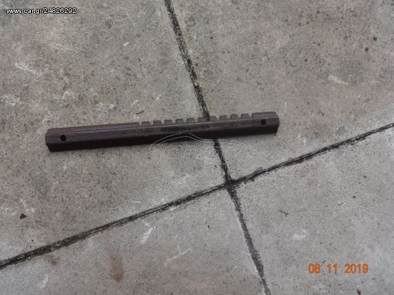 ΒΑΣΕΙΣ ΚΑΘΙΣΜΑΤΩΝ (ΑΡΙΣΤΕΡΟ-ΔΕΞΙ) / ΣΙΔΗΡΟΔΡΟΜΟΙ ΓΙΑ FIAT 128 (68-84) , ZASTAVA YUGO (80-95) , ZASTAVA 101 (72-93)