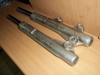 ΜΠΟΥΚΑΛΕΣ ΕΜΠΡΟΣ ΚΟΜΠΛΕ ΓΝΗΣΙΕΣ ΖΕΥΓΟΣ HONDA INNOVA-125