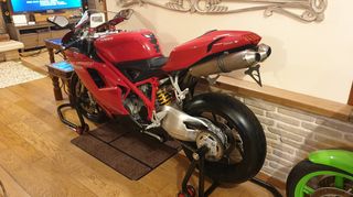 Ducati 848 2010 848-thumb-5