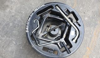 Ρεζερβοθήκη και Εργαλεία Fiat-Stilo-188A5000-2004...